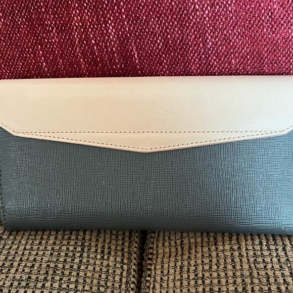 FENDI AUTHENTIC BLUSH PINK AND GRAY LEATHER ENVELOPE CONTINENTAL WALLET - Picture 2 of 10